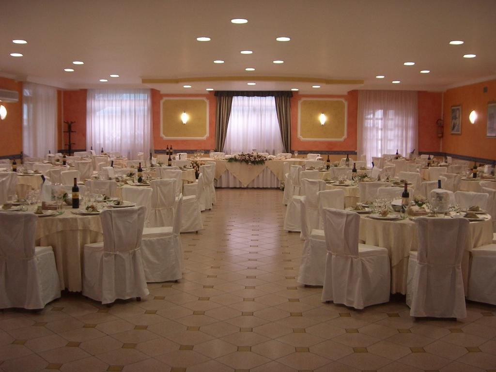 Hotel Ristorante Paradiso Albanella Eksteriør bilde