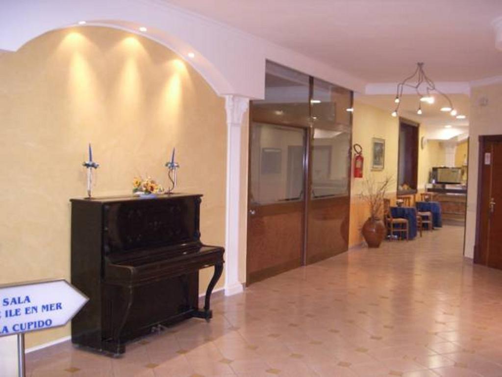 Hotel Ristorante Paradiso Albanella Eksteriør bilde